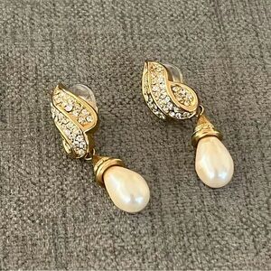 Vintage Christian Dior Wing Teardrop Pearl Dangle 14k Gold Post Pierced Earrings